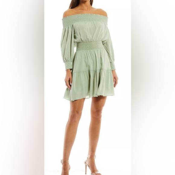 Gianni Bini Light Green Smocked Off Shoulder Dress XS New With Tags 💕 - Picture 1 of 4